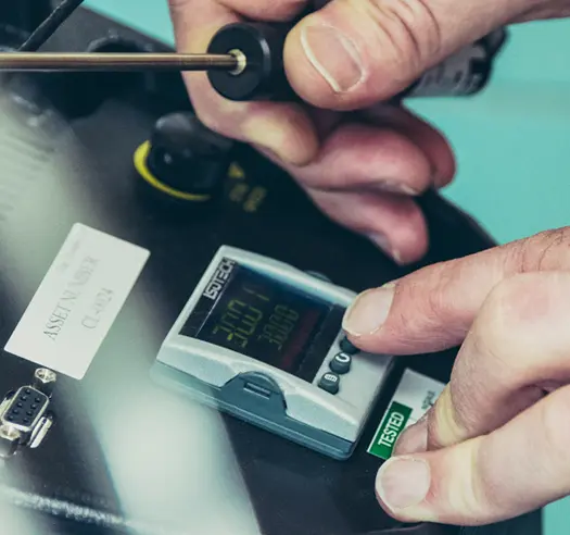 RTD temperature sensor being calibrated at TekTroniks UKAS certified laboratory.