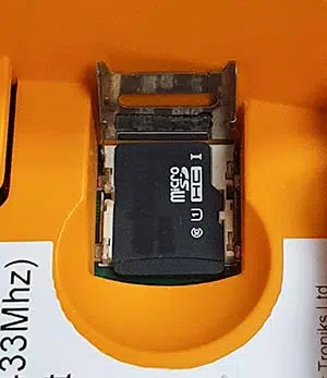 Correctly seated SD card